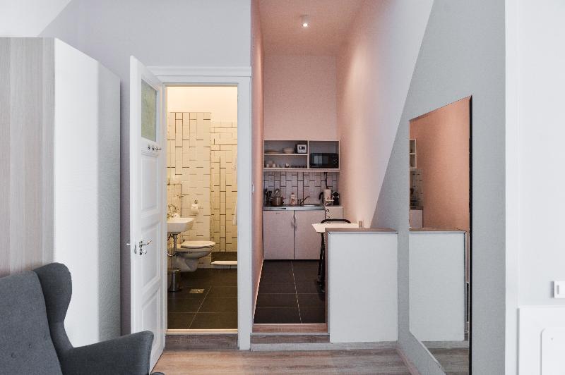 The Magazine Hotel & Apartments - Oda