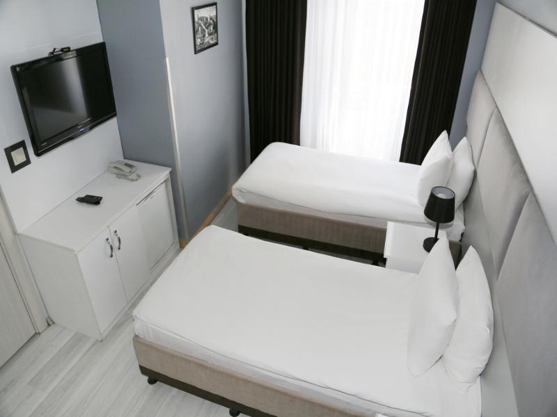 Bayer Hotel - Oda