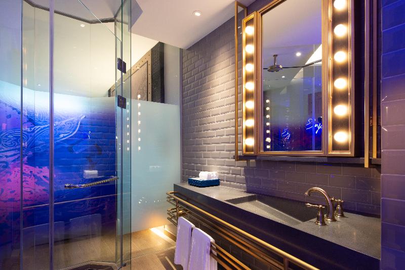 Hotel Indigo Phuket Patong - Oda