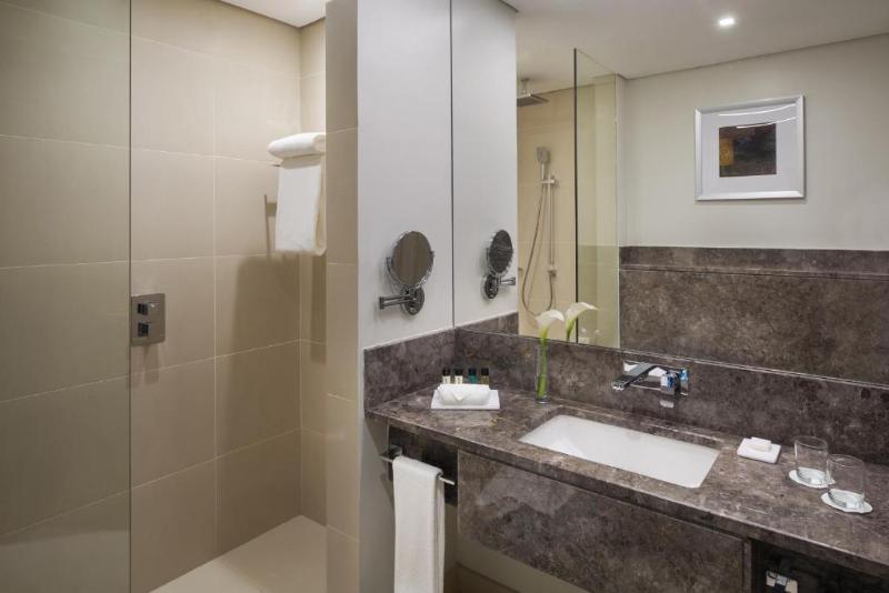 Movenpick Hotel Tahlia Jeddah - Oda