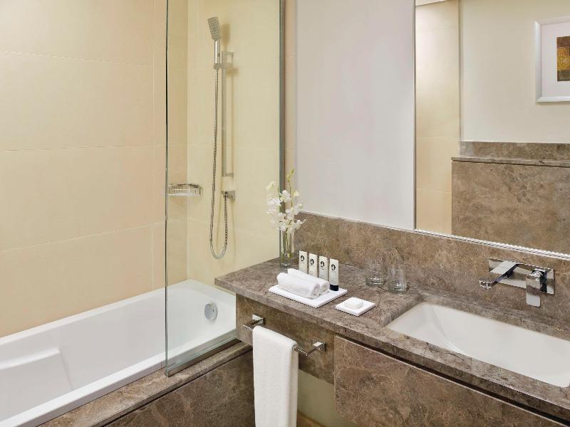 Movenpick Hotel Tahlia Jeddah - Oda