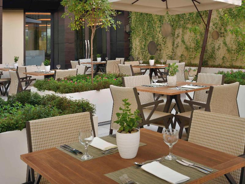 Movenpick Hotel Tahlia Jeddah - Restoran