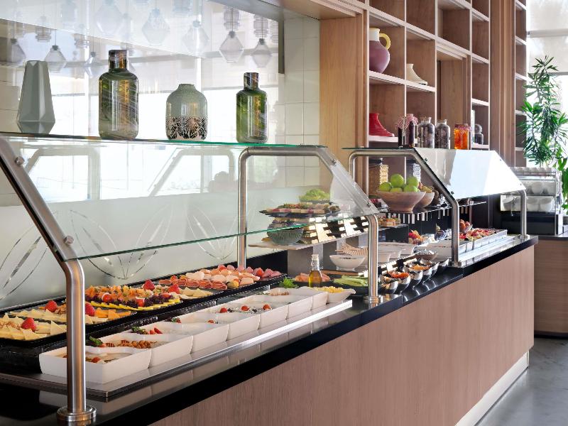 Movenpick Hotel Tahlia Jeddah - Restoran