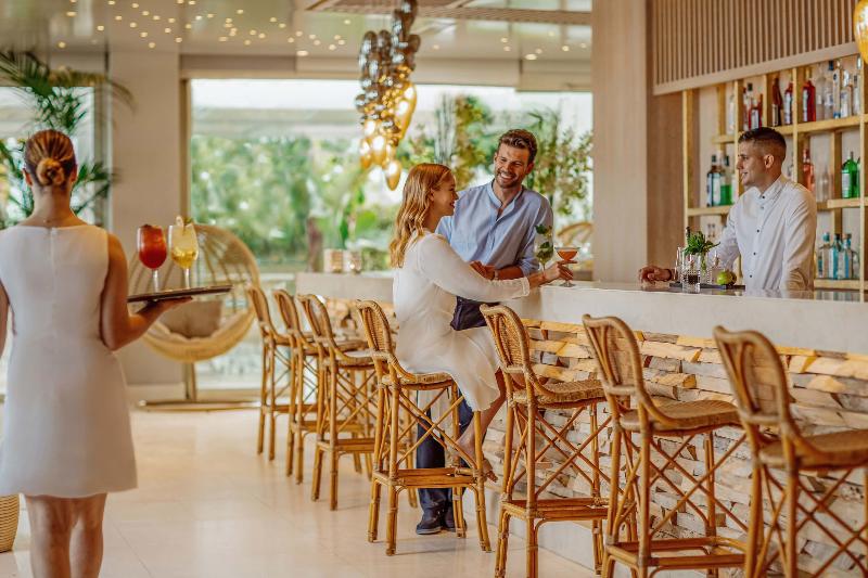 Ikos Aria - Bar
