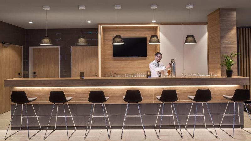 Holiday Inn Express Wuppertal Hauptbahnhof - Bar