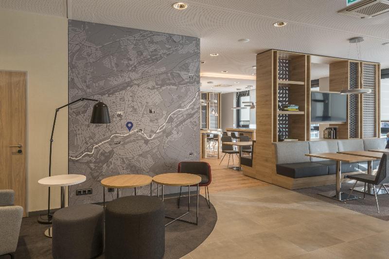 Holiday Inn Express Wuppertal Hauptbahnhof - Lobi