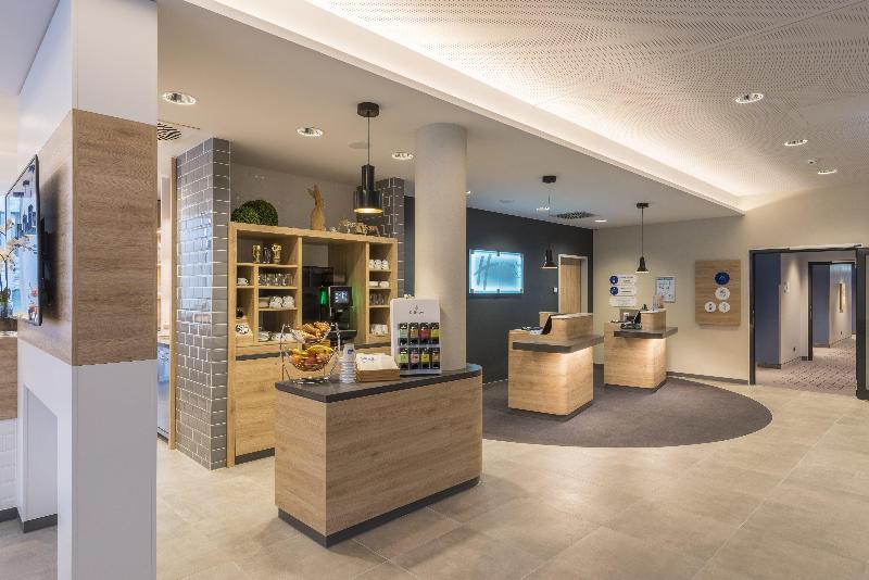 Holiday Inn Express Wuppertal Hauptbahnhof - Genel
