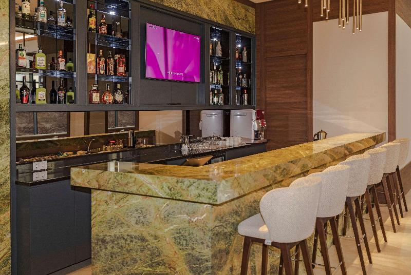 Ramada By Wyndham Beylikduzu - Bar