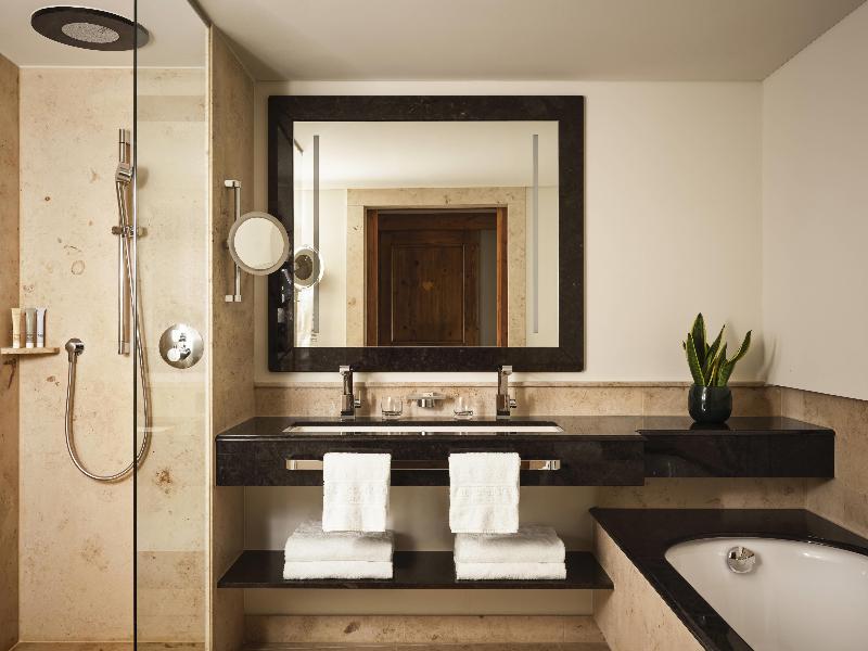 Interalpen-Hotel Tyrol - Oda
