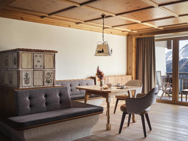 Interalpen-Hotel Tyrol - Oda