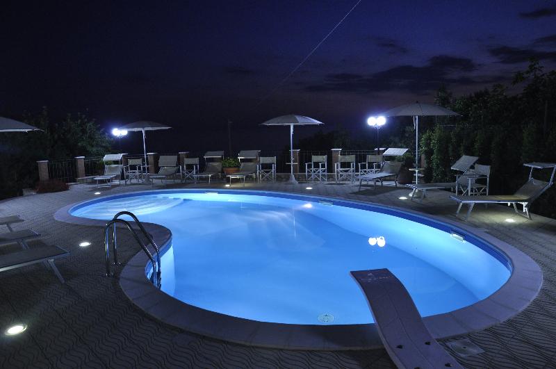 Villa Catalano - Havuz