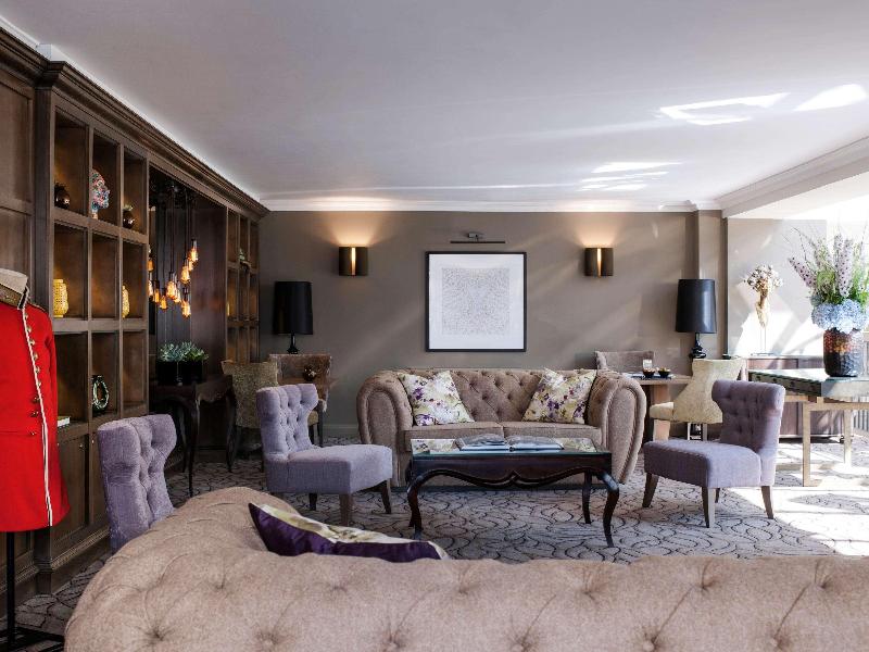 Castle Windsor Hotel - Genel