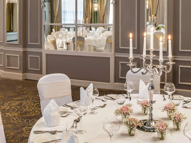 Castle Windsor Hotel - Genel