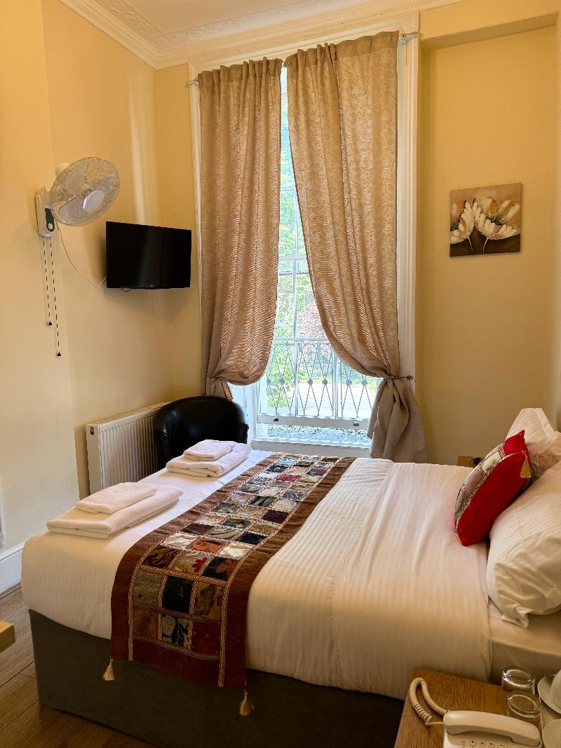 ABC Hyde Park Hotel - Oda