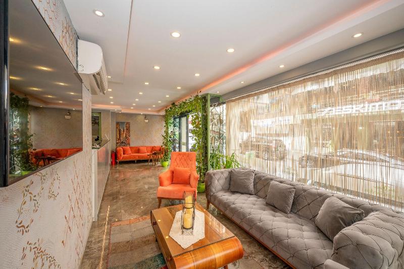 Green Garden Hotel - Lobi