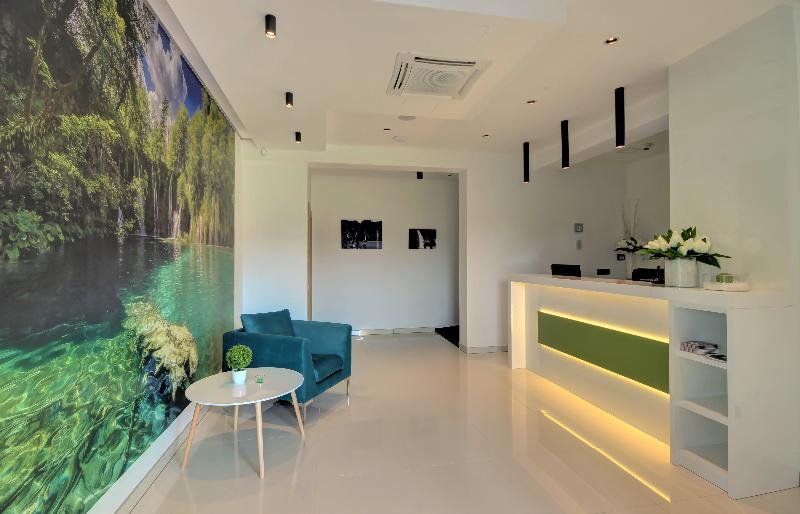 16 Lakes Hotel - Lobi