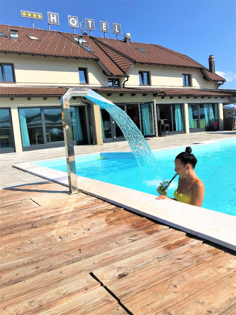 16 Lakes Hotel - Havuz