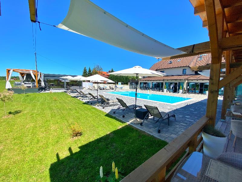 16 Lakes Hotel - Havuz