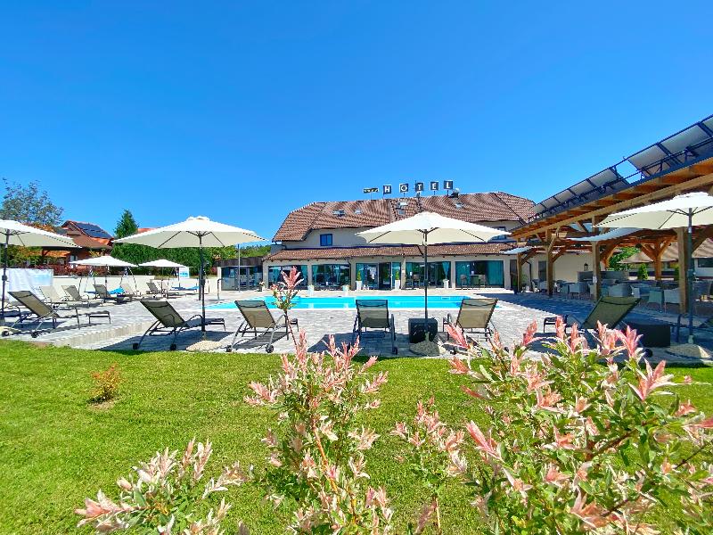 16 Lakes Hotel - Havuz