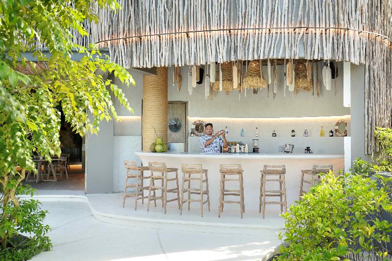 Cross Bali Breakers Resort - Bar