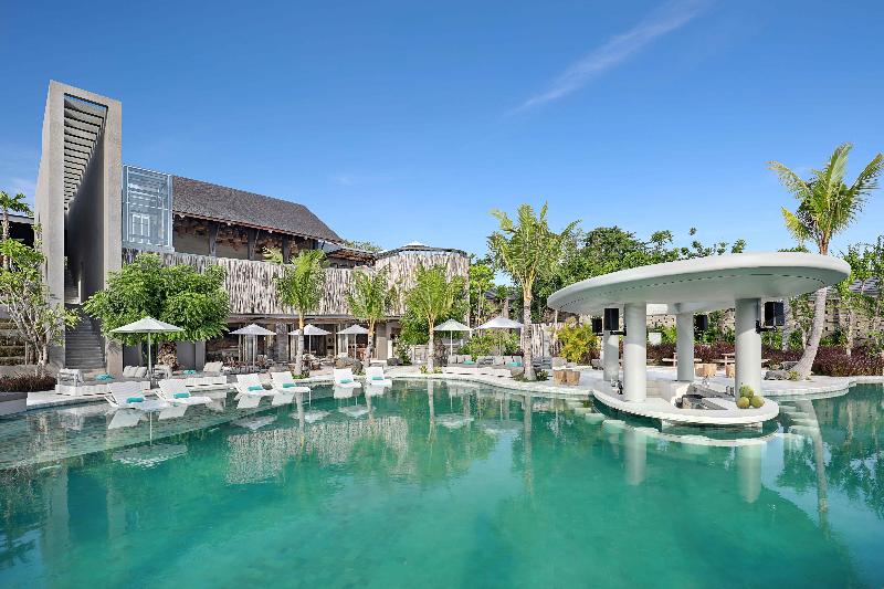 Cross Bali Breakers Resort - Havuz