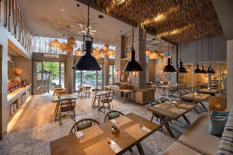 Cross Bali Breakers Resort - Restoran