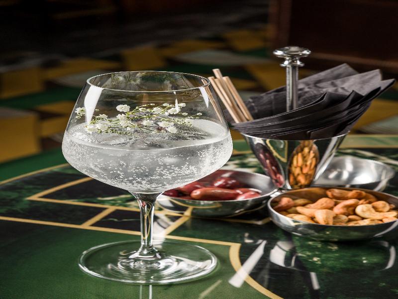 The One Monumental Palace - Bar