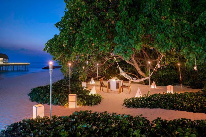 The Westin Maldives Miriandhoo Resort - Genel