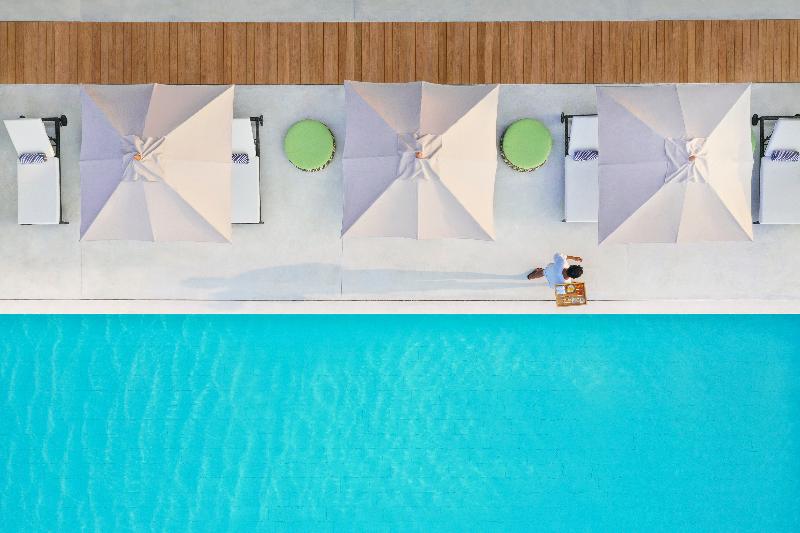 The Westin Maldives Miriandhoo Resort - Havuz