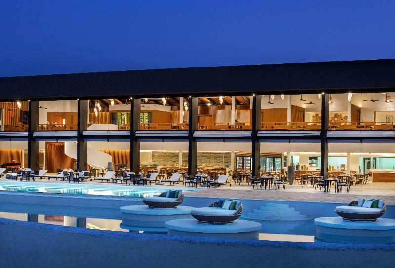 The Westin Maldives Miriandhoo Resort - Havuz