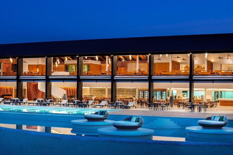 The Westin Maldives Miriandhoo Resort - Havuz