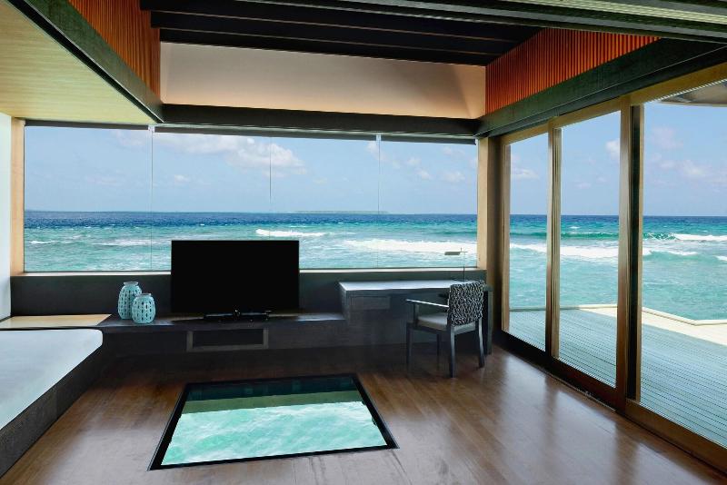 The Westin Maldives Miriandhoo Resort - Havuz