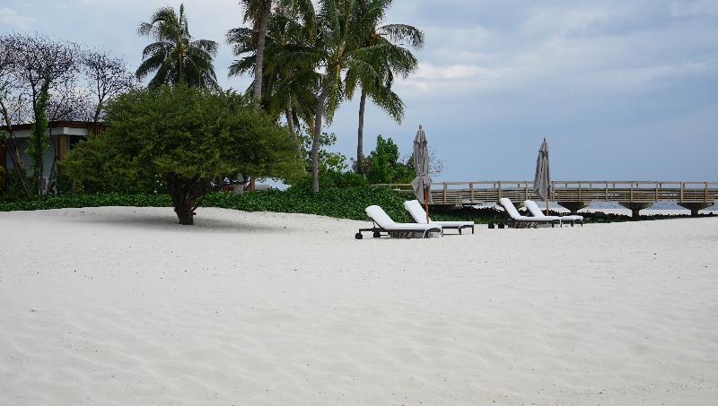 The Westin Maldives Miriandhoo Resort - Plaj