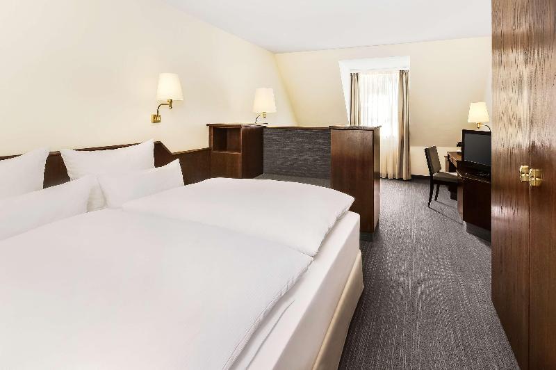 elaya hotel noerdlingen, Trademark by Wyndham - Oda