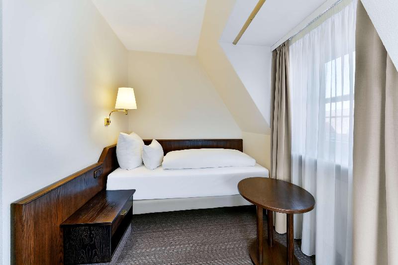 elaya hotel noerdlingen, Trademark by Wyndham - Oda