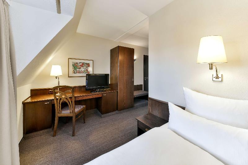 elaya hotel noerdlingen, Trademark by Wyndham - Oda