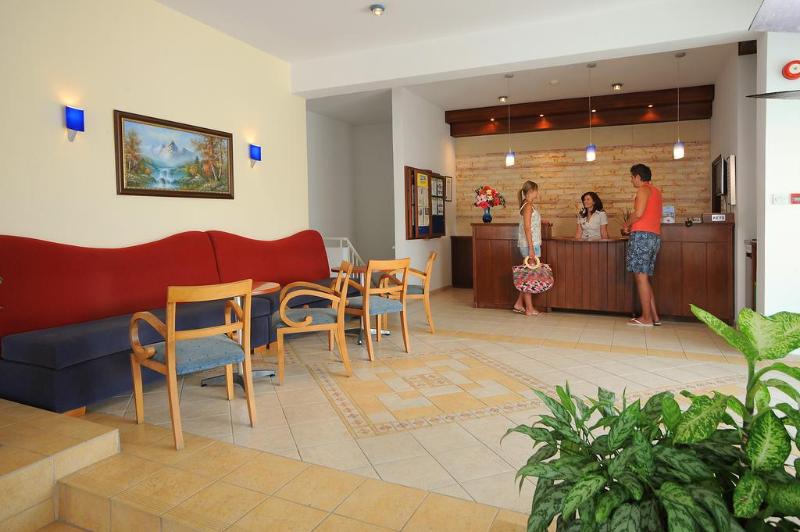 Petrosana Hotel Apartments - Lobi