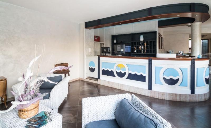 Hotel Solanas - Lobi