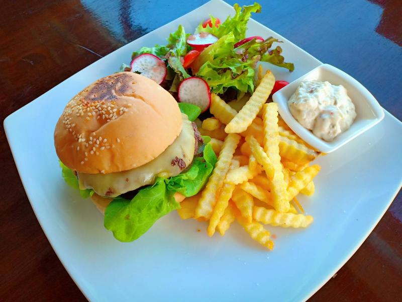 Chareena Hill Beach Resort - Restoran