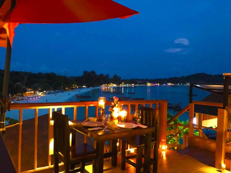 Chareena Hill Beach Resort - Restoran