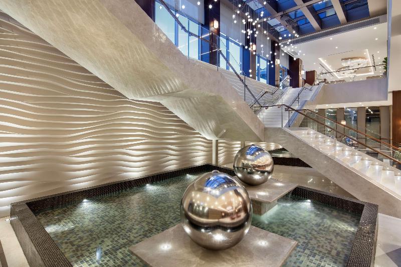 DoubleTree by Hilton Skopje - Lobi