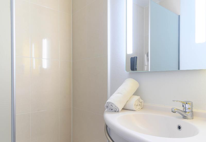 B&B HOTEL Nîmes Centre Arènes - Oda