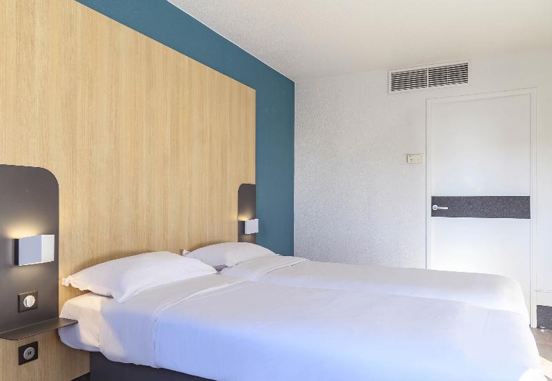B&B HOTEL Nîmes Centre Arènes - Oda