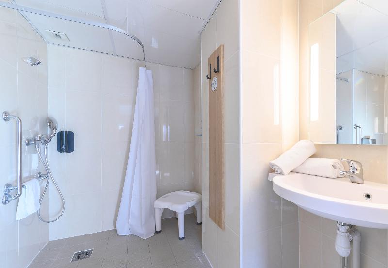 B&B HOTEL Nîmes Centre Arènes - Oda