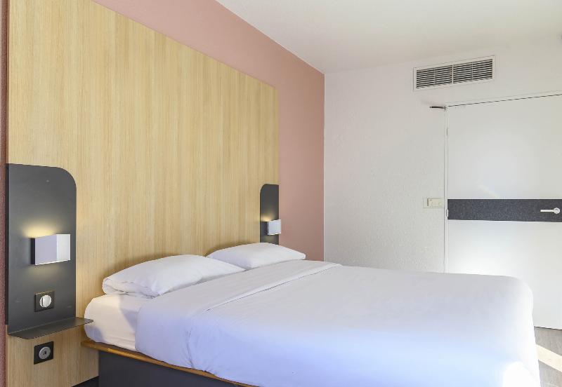 B&B HOTEL Nîmes Centre Arènes - Oda