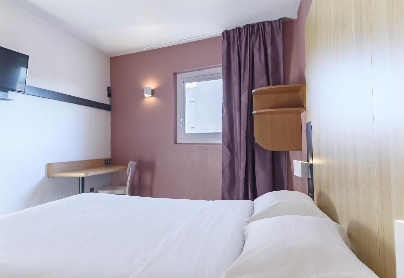 B&B HOTEL Nîmes Centre Arènes - Oda