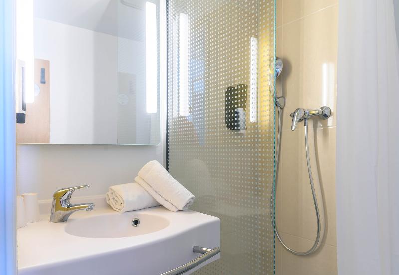 B&B HOTEL Nîmes Centre Arènes - Oda