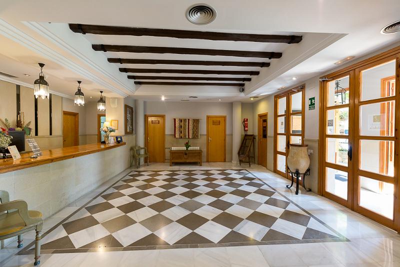 Villa Turística de Cazorla - Lobi