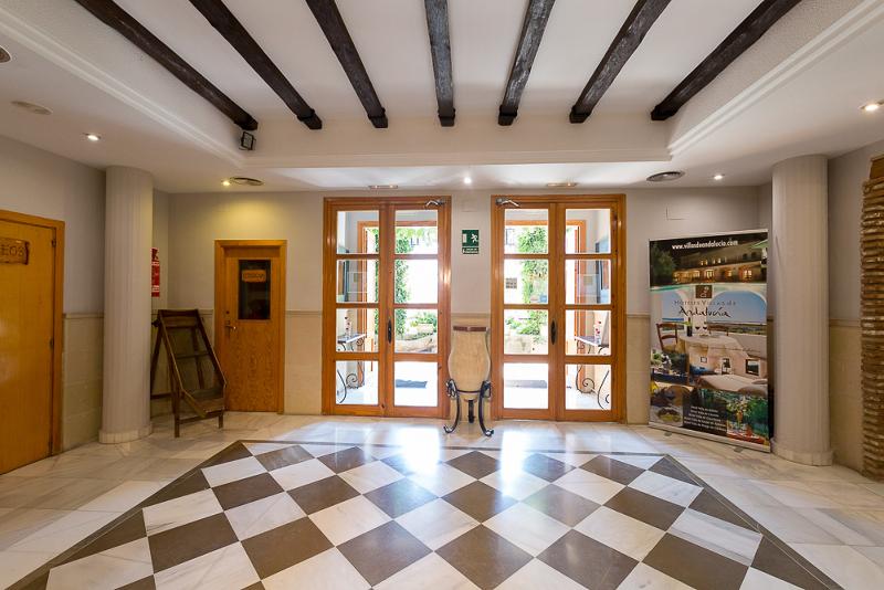 Villa Turística de Cazorla - Lobi