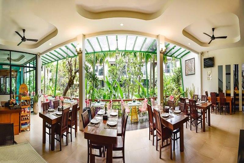 Coco Retreat Phuket Resort and Spa SHA+ - Lobi